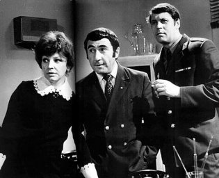 Знатокі, герої серіалу